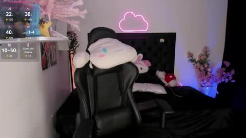 Snapshot of sarastorme chatting on 12-13-25, 11:21 Sara online show from 12-13-25, 11:21