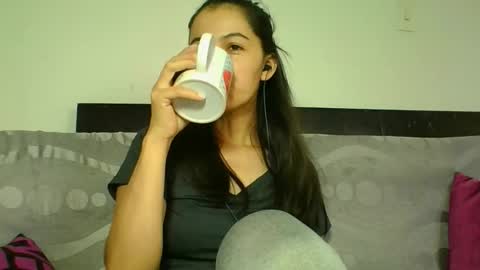 Sara   online show from 11-13-25, 07:13