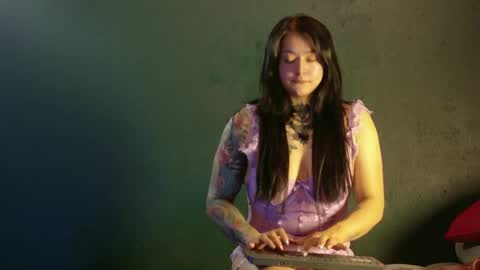 Snapshot of saratrita chatting on 05-02-26, 12:15 Sara Herrera online show from 05-02-26, 12:15