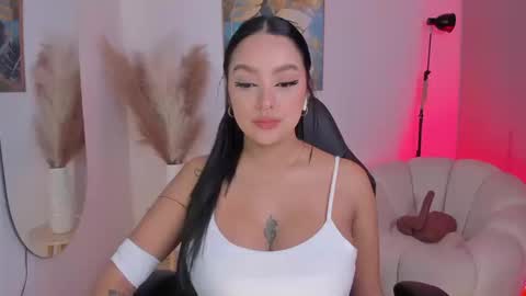 Snapshot of sarawinstone_ chatting on 09-25-25, 01:15 Sara Winstone online show from 09-25-25, 01:15