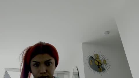 Saray  online show from 10-20-25, 08:20