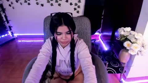 saray__jones online show from 01-17-25, 03:00