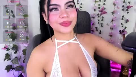 Snapshot of saray__jones chatting on 07-13-26, 07:49 saray__jones online show from 07-13-26, 07:49