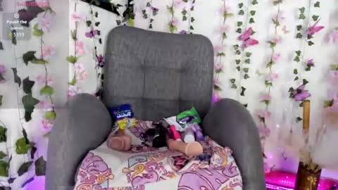 Snapshot of saray__jones chatting on 07-25-26, 07:22 saray__jones online show from 07-25-26, 07:22
