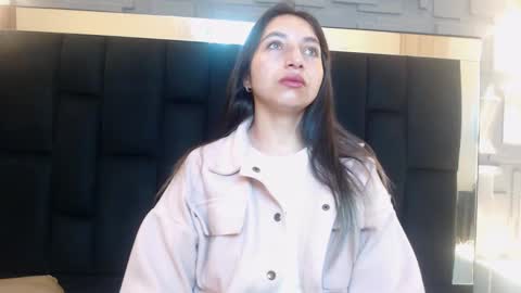 Saray Pink online show from 01-08-26, 11:45