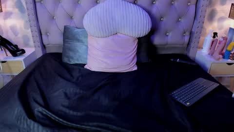 Snapshot of sarayjoness chatting on 01-26-25, 03:58 Saray online show from 01-26-25, 03:58