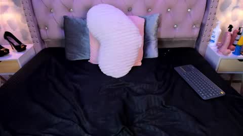 Snapshot of sarayjoness chatting on 02-26-25, 02:57 Saray online show from 02-26-25, 02:57