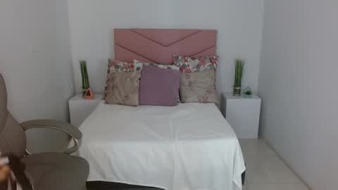 Saray Vega online show from 09-17-25, 07:15