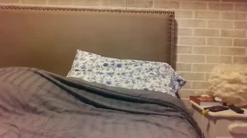 Sara online show from 12-22-24, 01:01