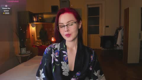 Snapshot of sargonium909 chatting on 12-17-24, 10:43 Veronika online show from 12-17-24, 10:43