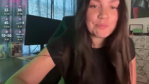 Snapshot of sariaaahh chatting on 11-21-25, 06:06 sariaaahh online show from 11-21-25, 06:06