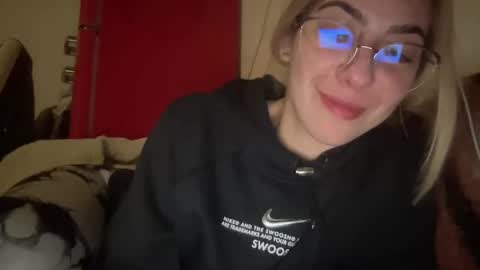 Sarrah online show from 01-29-25, 09:07