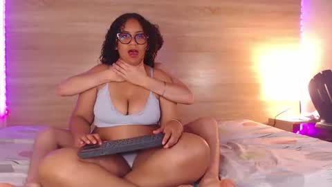 Snapshot of sasahsalomefon chatting on 06-30-26, 04:02 Sasha Y Felipe online show from 06-30-26, 04:02