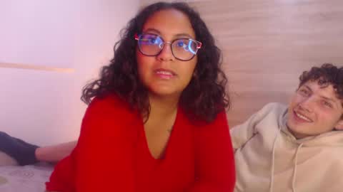 Snapshot of sasahsalomefon chatting on 07-25-26, 02:42 Sasha Y Felipe online show from 07-25-26, 02:42