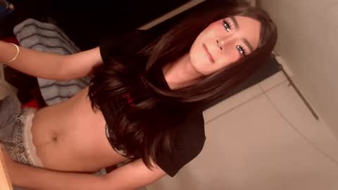 Snapshot of sasha_blade chatting on 05-11-26, 06:38 Sasha online show from 05-11-26, 06:38