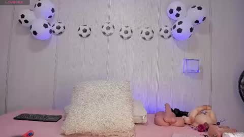 Snapshot of sasha_rivers chatting on 07-14-26, 03:33 Sasha online show from 07-14-26, 03:33