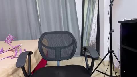 Snapshot of sasha_val chatting on 10-31-25, 08:10 sasha_val online show from 10-31-25, 08:10