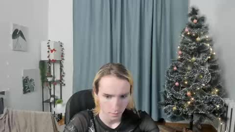 Snapshot of sasha_vesmus chatting on 12-16-25, 09:20 Sasha Vesmus online show from 12-16-25, 09:20