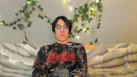 Snapshot of sasha_vesmus chatting on 05-16-26, 10:36 Sasha Vesmus online show from 05-16-26, 10:36