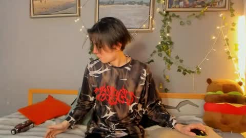 Snapshot of sasha_vesmus chatting on 05-20-26, 09:32 Sasha Vesmus online show from 05-20-26, 09:32