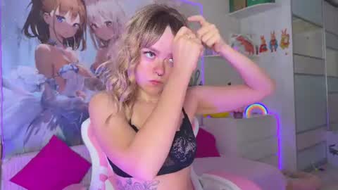 Snapshot of sashacollerx chatting on 07-07-26, 12:53 Alexa online show from 07-07-26, 12:53