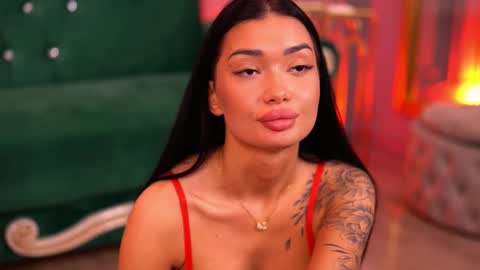 Snapshot of sashaferrera chatting on 02-26-25, 11:15 Dennise online show from 02-26-25, 11:15