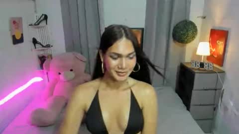 Snapshot of sashahuwanna chatting on 02-22-25, 02:08 ESTELLA online show from 02-22-25, 02:08