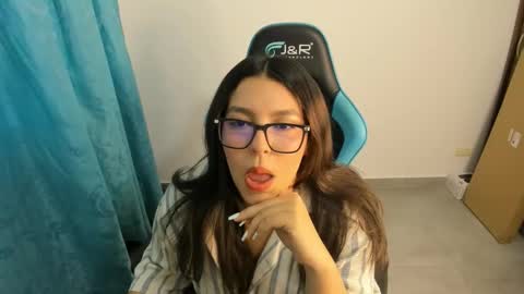 Snapshot of sashanova21 chatting on 11-01-25, 10:34 sashanova21 online show from 11-01-25, 10:34