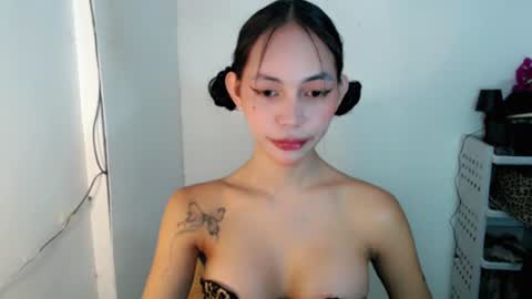 Snapshot of sashifoxdoll_ chatting on 06-18-26, 10:14 Sashi online show from 06-18-26, 10:14