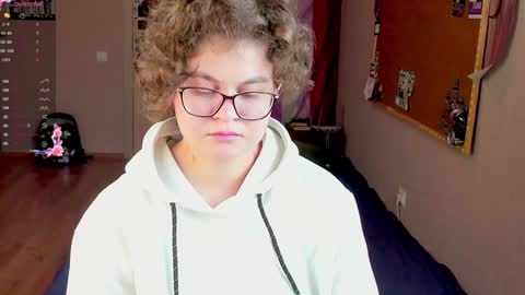 Snapshot of sashy_way chatting on 12-08-24, 12:40 .Alexandra online show from 12-08-24, 12:40