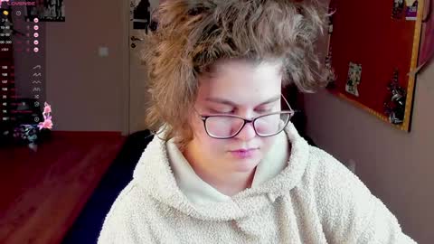 Snapshot of sashy_way chatting on 12-15-24, 11:53 .Alexandra online show from 12-15-24, 11:53