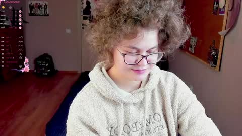 Snapshot of sashy_way chatting on 12-18-24, 02:10 .Alexandra online show from 12-18-24, 02:10