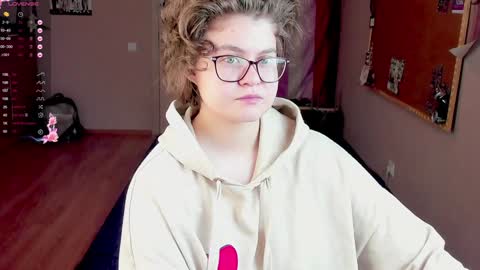 Snapshot of sashy_way chatting on 01-05-25, 11:37 .Alexandra online show from 01-05-25, 11:37