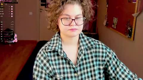 Snapshot of sashy_way chatting on 01-06-25, 10:35 .Alexandra online show from 01-06-25, 10:35