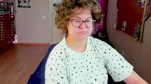 Snapshot of sashy_way chatting on 02-12-25, 10:24 .Alexandra online show from 02-12-25, 10:24