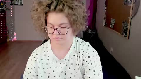 Snapshot of sashy_way chatting on 02-13-25, 12:32 .Alexandra online show from 02-13-25, 12:32