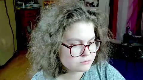 Snapshot of sashy_way chatting on 10-10-25, 08:30 .Alexandra online show from 10-10-25, 08:30