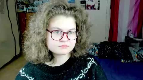 Snapshot of sashy_way chatting on 10-24-25, 10:55 .Alexandra online show from 10-24-25, 10:55