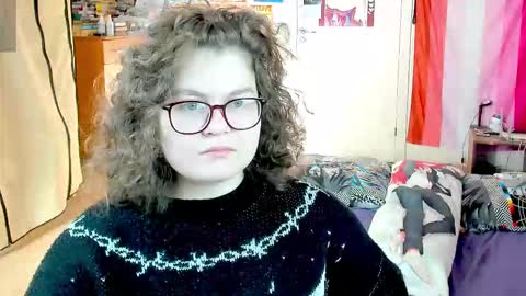 Snapshot of sashy_way chatting on 10-27-25, 08:51 .Alexandra online show from 10-27-25, 08:51