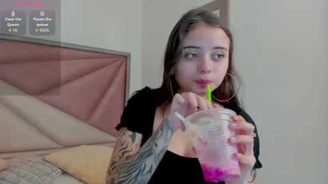 Snapshot of saskiagrendel chatting on 04-24-26, 01:30 saskiagrendel online show from 04-24-26, 01:30