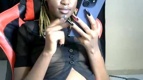 Snapshot of sassy_lyne chatting on 06-02-26, 01:07 sassy_lyne online show from 06-02-26, 01:07