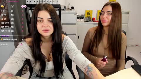 Snapshot of sassytiff chatting on 12-31-24, 08:15 sassytiff online show from 12-31-24, 08:15