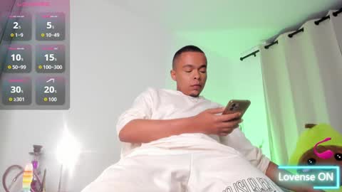 Snapshot of satanas_333 chatting on 02-23-25, 04:50 online show from 02-23-25, 04:50