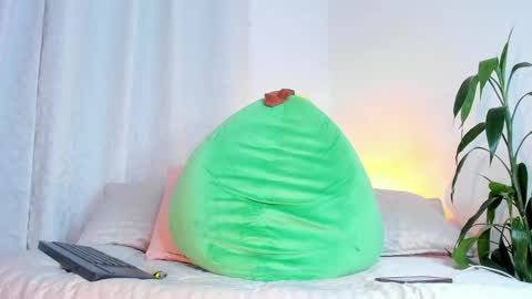 Snapshot of satanas_333 chatting on 11-26-25, 08:04 online show from 11-26-25, 08:04