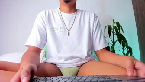     online show from 12-23-25, 06:44