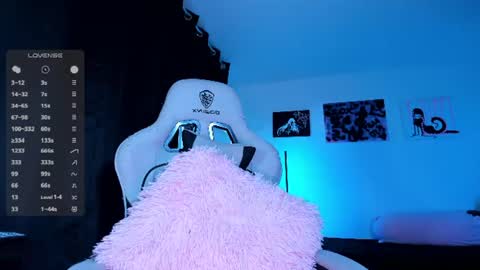Snapshot of satanbabee_ chatting on 06-11-26, 12:32 im expecting 300 thumbs up on my altar online show from 06-11-26, 12:32