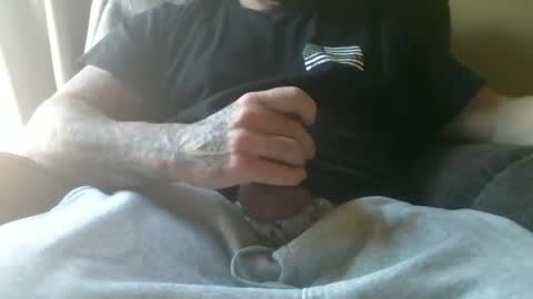 Snapshot of satinpantys chatting on 11-22-25, 07:35 satinpantys online show from 11-22-25, 07:35