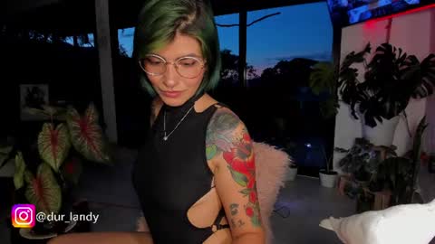 Snapshot of satomimori chatting on 07-25-26, 11:24 im Jessi Independet Model online show from 07-25-26, 11:24