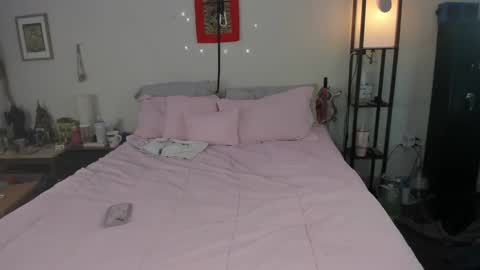 Saturn Girl online show from 01-08-25, 08:50