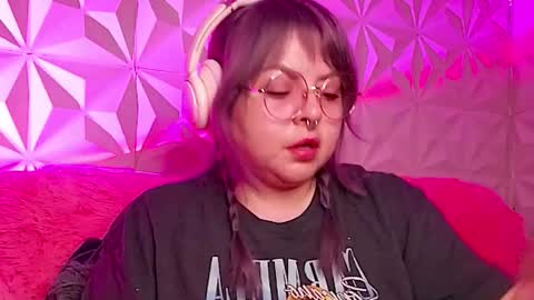 Gina George online show from 10-24-25, 11:12